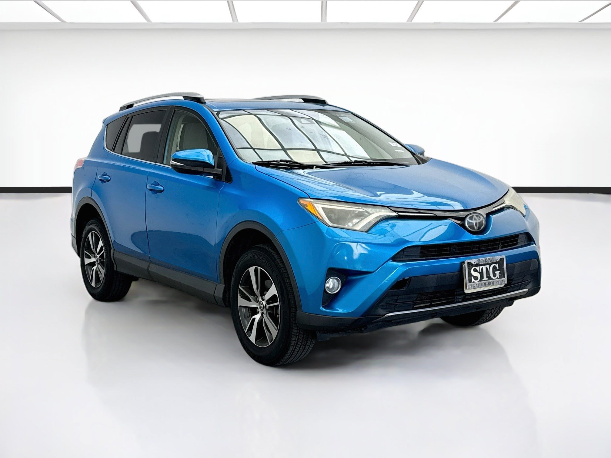 Used 2017 Toyota RAV4 XLE w/ Plus Special Value Package FWD image 3