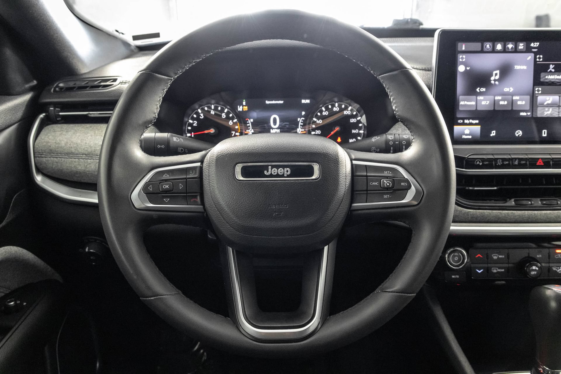 Used 2024 Jeep Compass Latitude AWD/4WD image 26