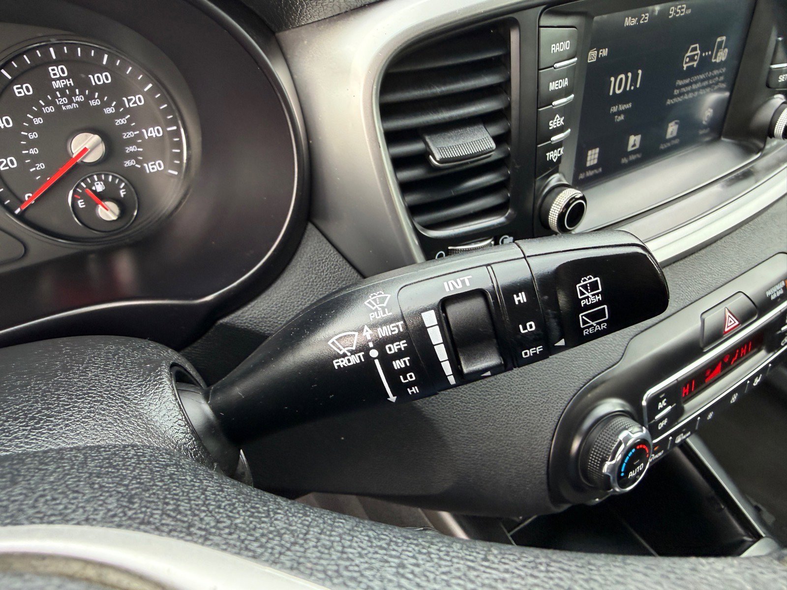 Used 2019 Kia Sorento S image 29