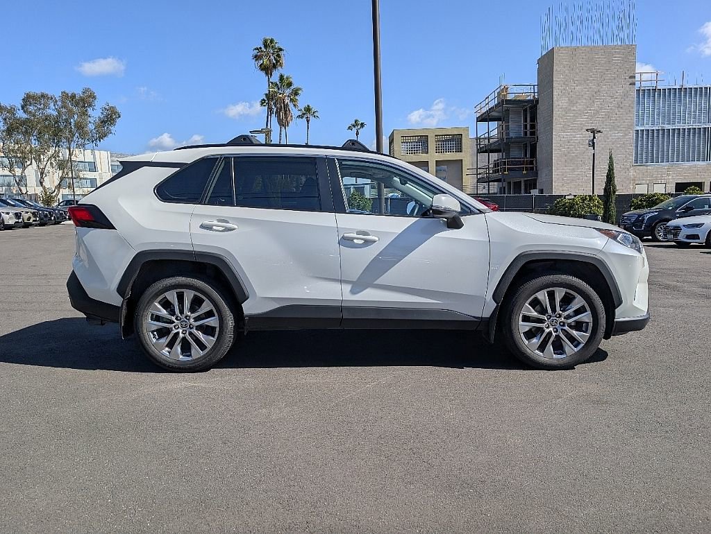 Used 2021 Toyota RAV4 XLE Premium w/ Carpet Mat Package (TMS) image 8