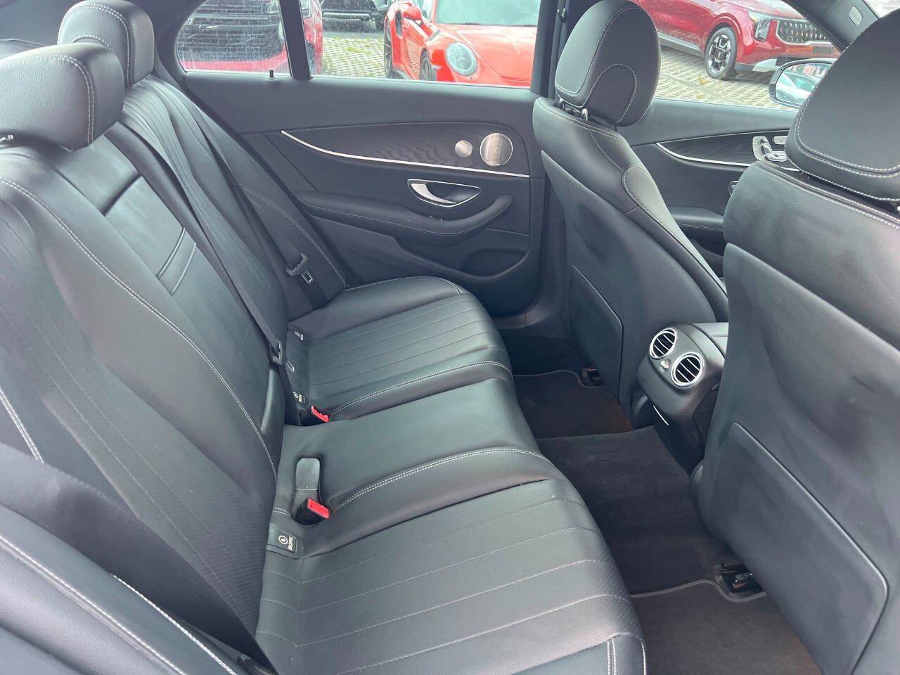 Used 2023 Mercedes-Benz E 350 4MATIC Sedan image 9