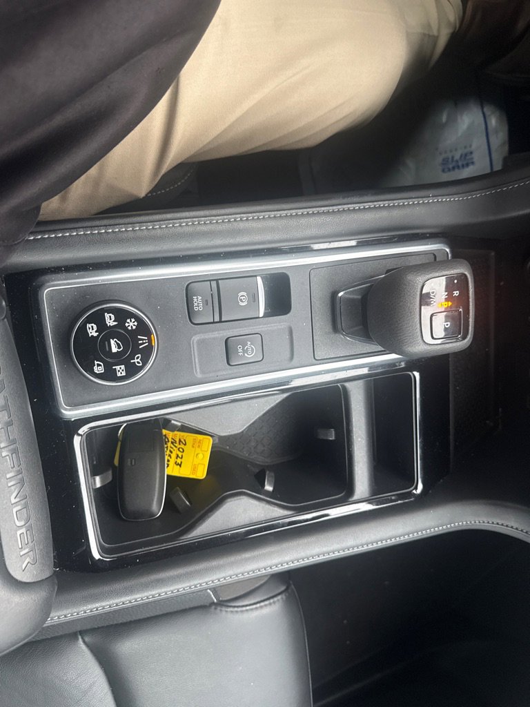 Used 2023 Nissan Pathfinder SL image 33