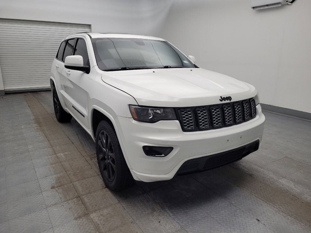 Used 2018 Jeep Grand Cherokee Altitude AWD/4WD image 13
