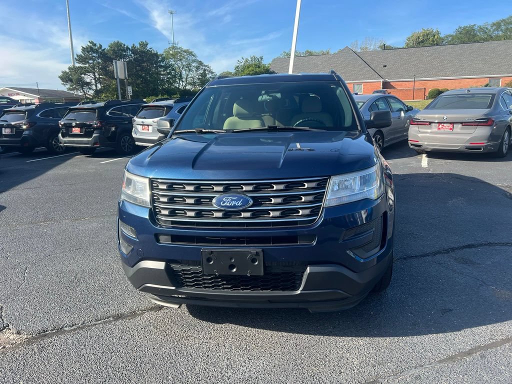 Used 2017 Ford Explorer 4WD image 3
