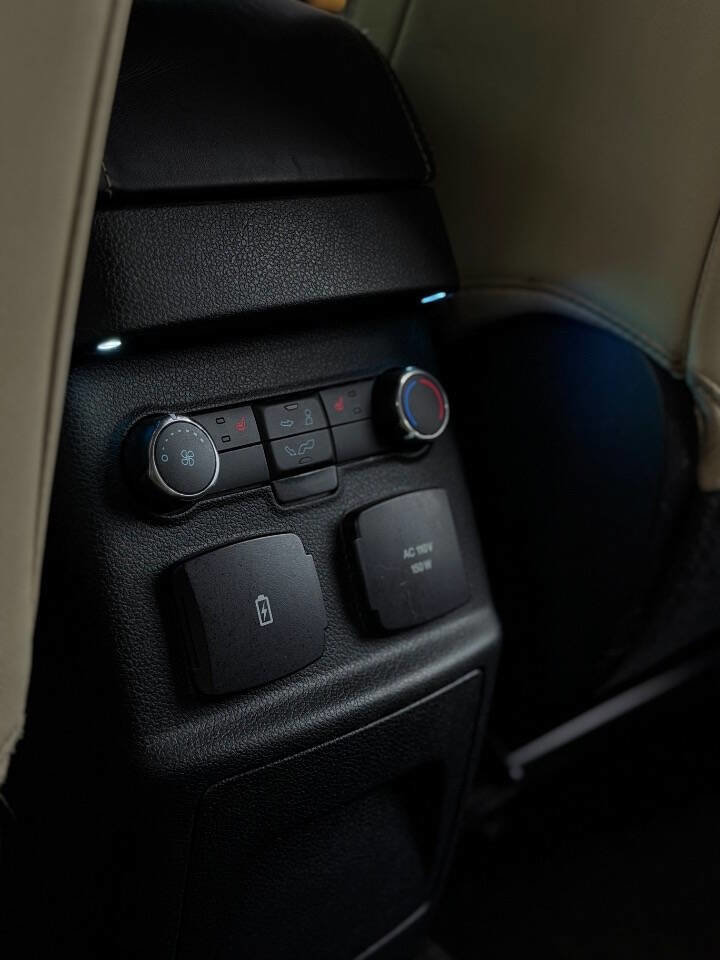 Used 2016 Ford Explorer Platinum image 15