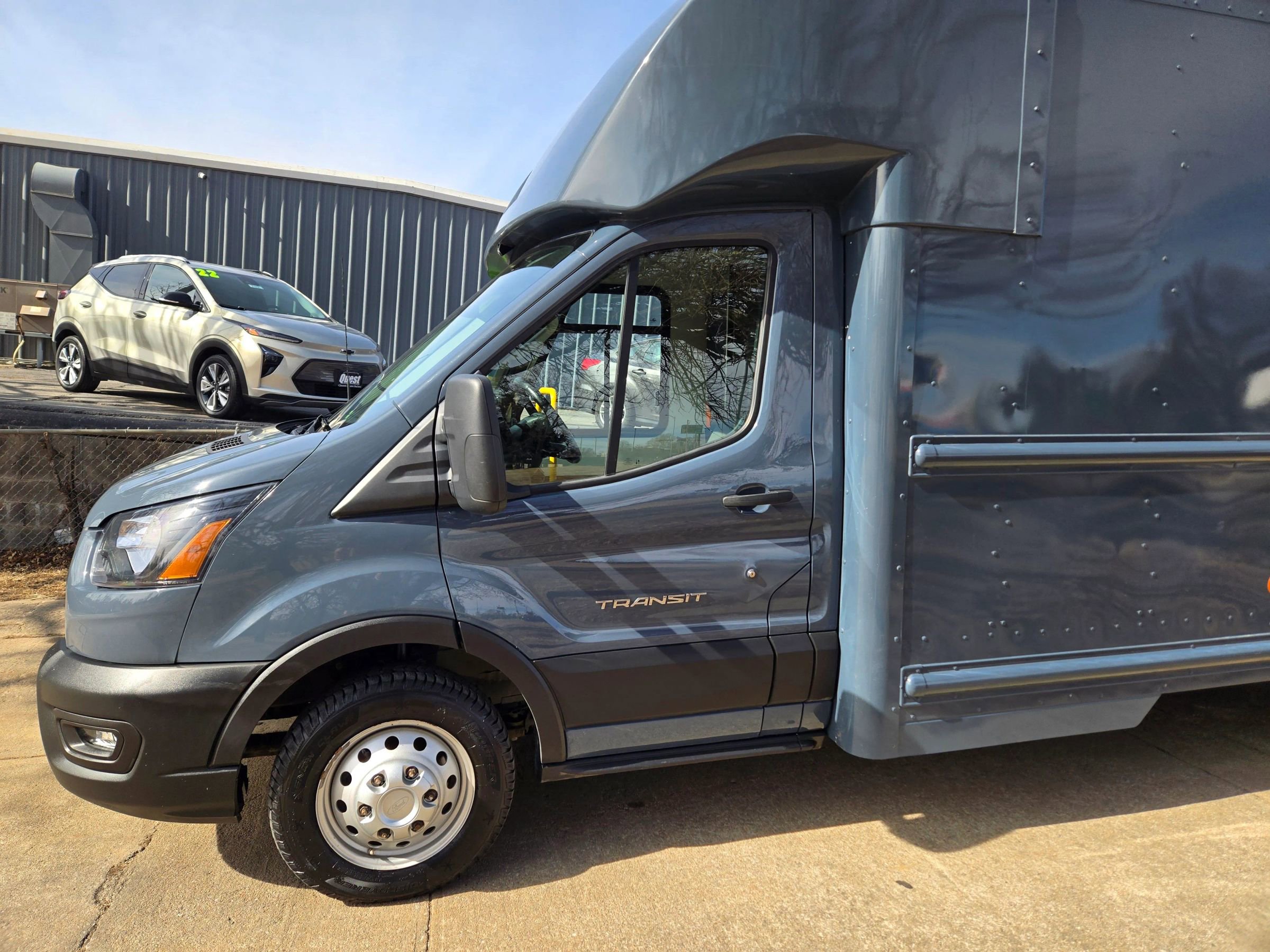 Used 2022 Ford Transit 350 350 HD XL Cutaway Van 2D image 2