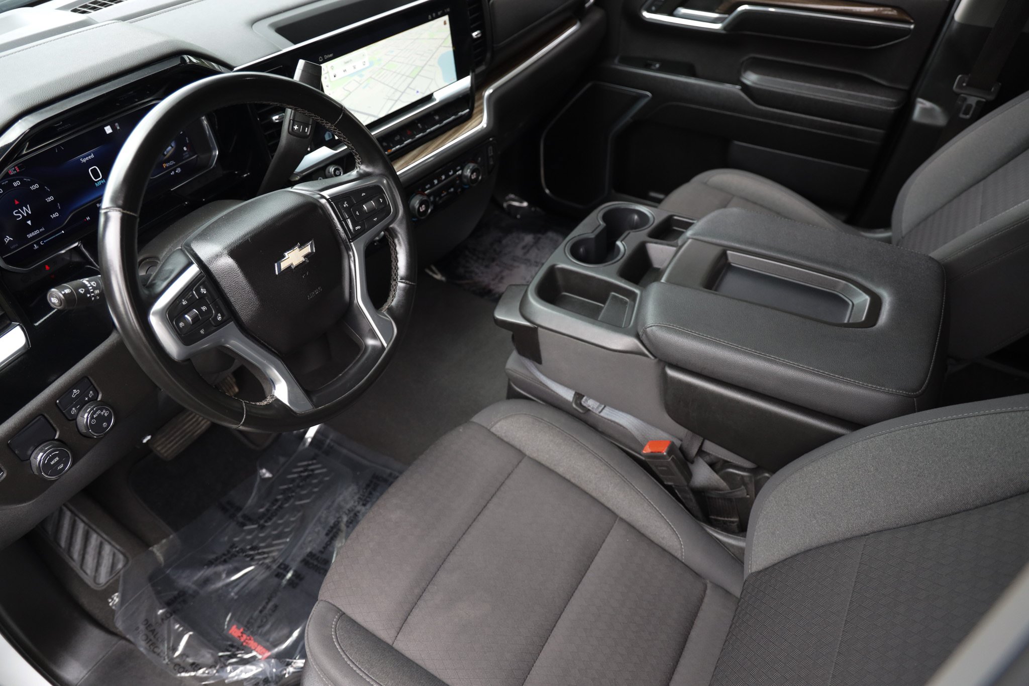 Used 2024 Chevrolet Silverado 1500 LT w/ Protection Package RWD image 6