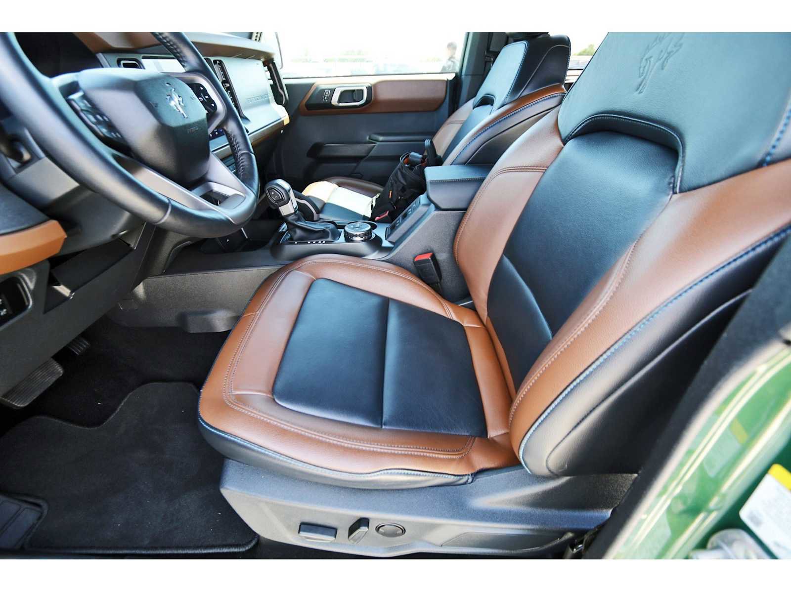 Used 2024 Ford Bronco Outer Banks image 11