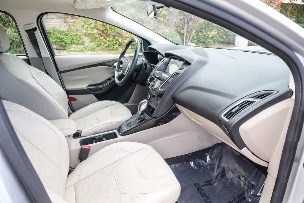 Used 2017 Ford Focus Electric Hatchback FWD image 15