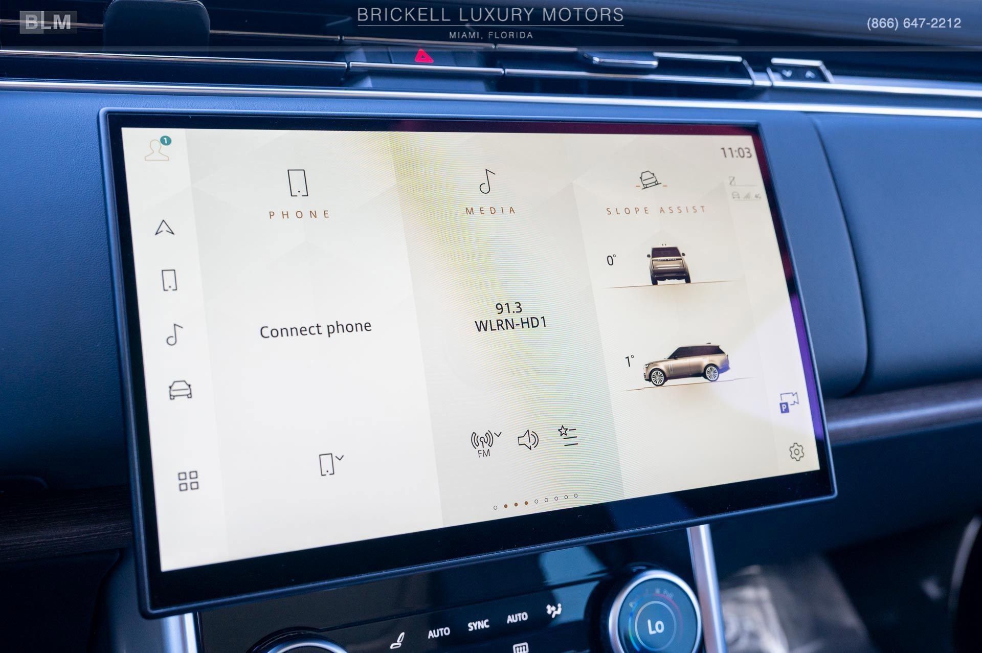 Used 2023 Land Rover Range Rover SE image 37