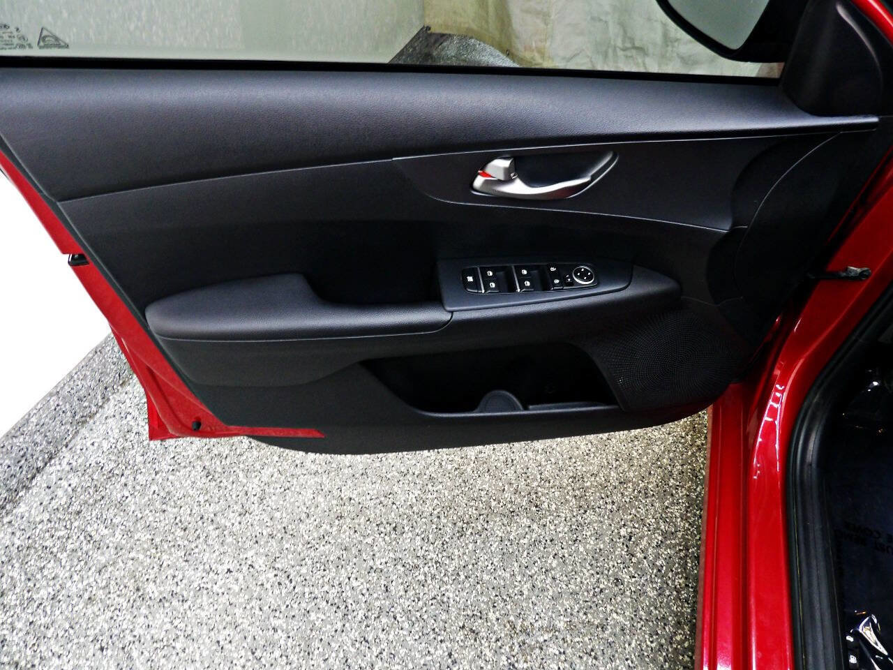 Used 2020 Kia Forte LXS FWD image 7