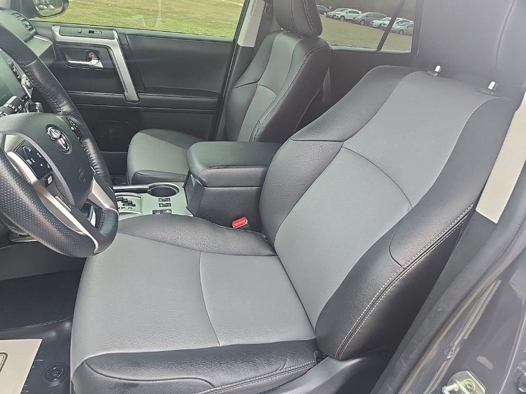 Used 2024 Toyota 4Runner SR5 Premium w/ Moonroof Package RWD image 17