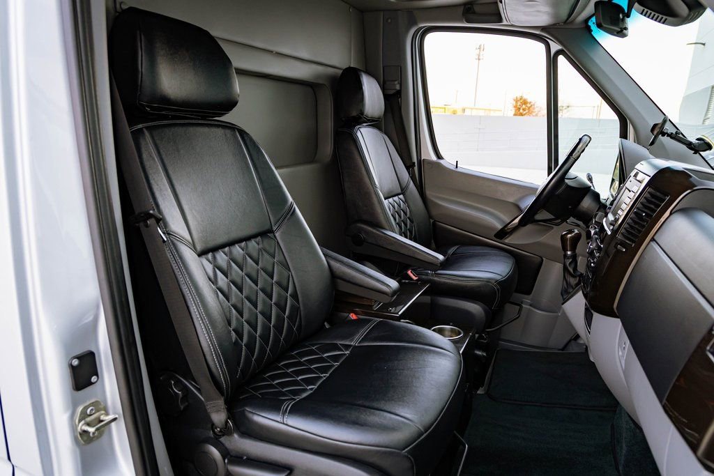 Used 2015 Mercedes-Benz Sprinter 2500 image 21