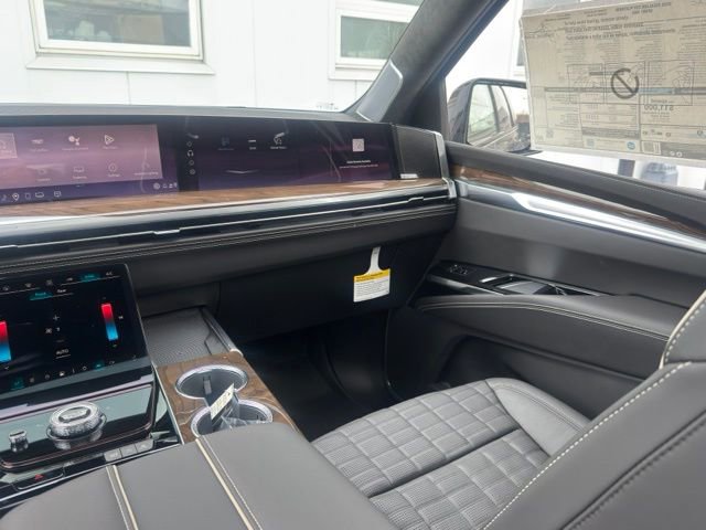 New 2026 Cadillac Escalade ESV Platinum Sport w/ LPO, ONYX Package image 23