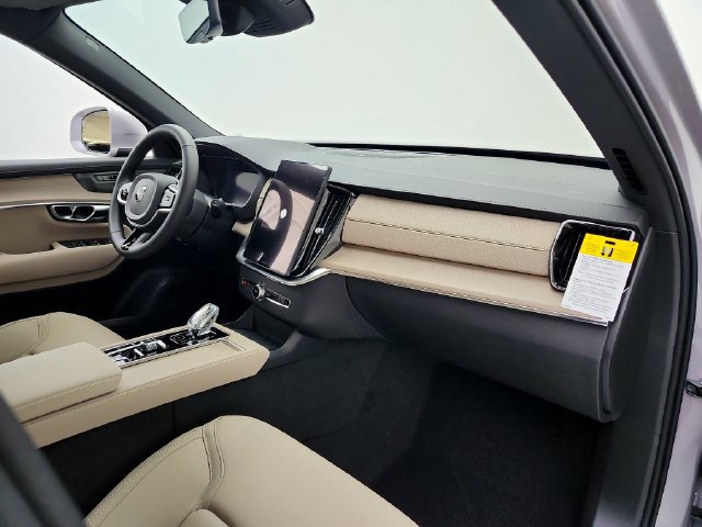 New 2026 Volvo XC90 B6 Plus w/ Protection Package AWD/4WD image 13
