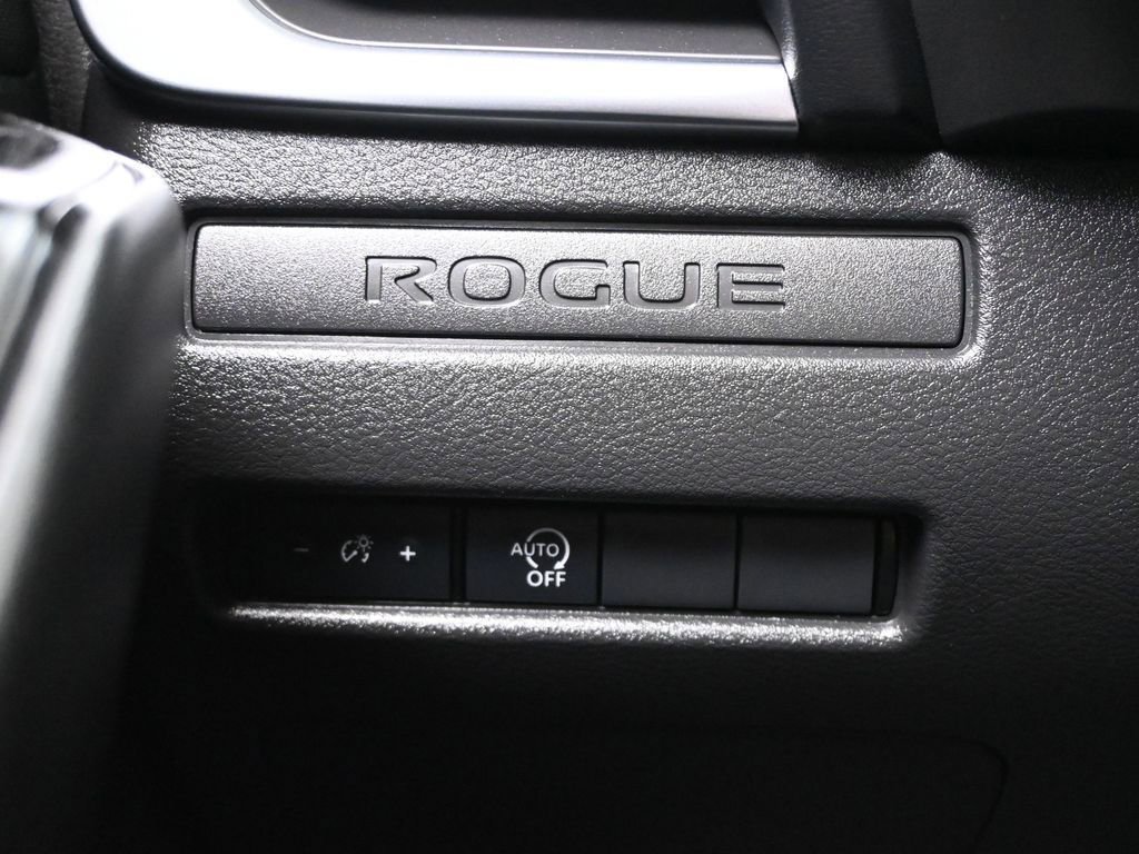 Used 2024 Nissan Rogue S image 35