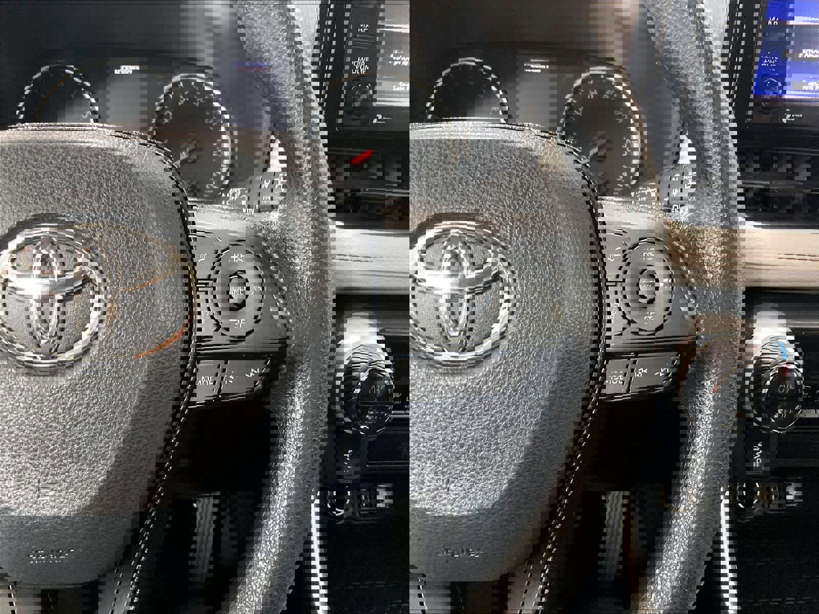 Used 2020 Toyota RAV4 XLE w/ Convenience Package image 24