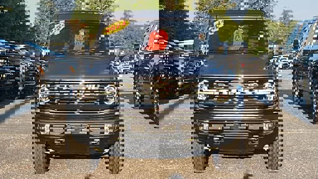 Used 2024 Ford Bronco Outer Banks image 2