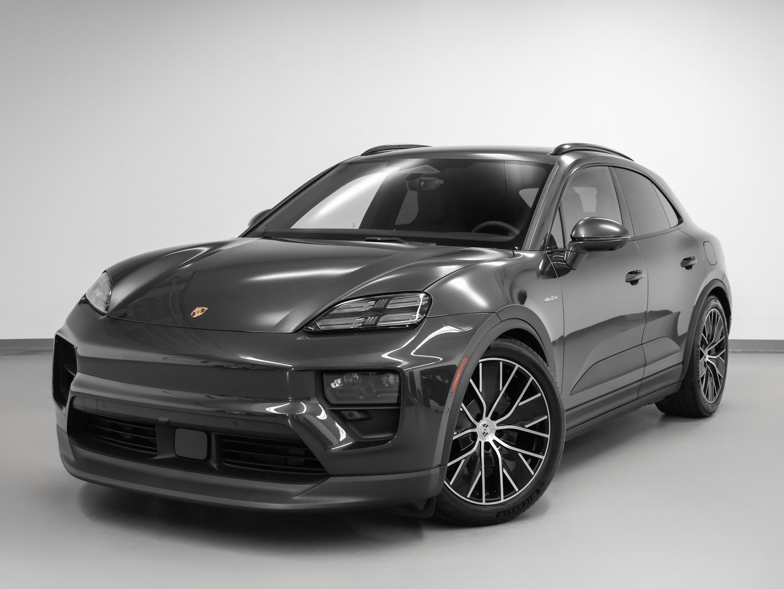 Certified 2025 Porsche Macan 4 Electric image 1