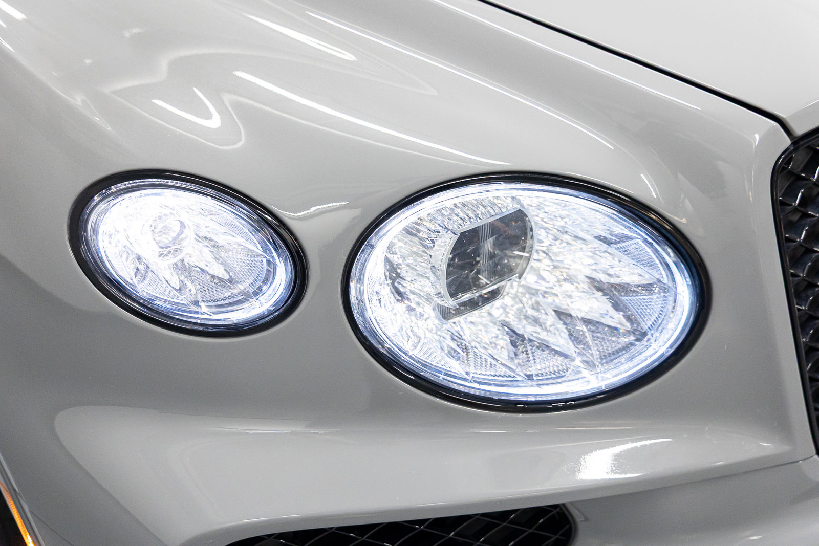 Used 2022 Bentley Bentayga image 12