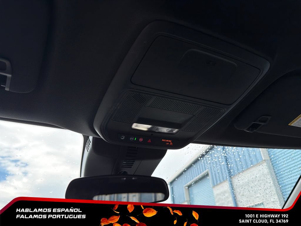 Used 2025 Chevrolet Traverse LT FWD image 24