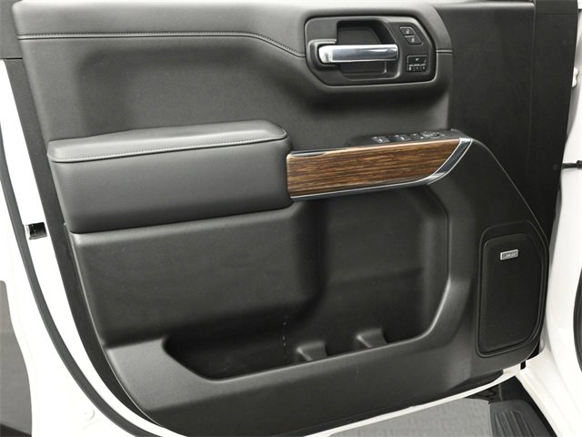Used 2022 Chevrolet Silverado 1500 High Country w/ Safety Package II image 9