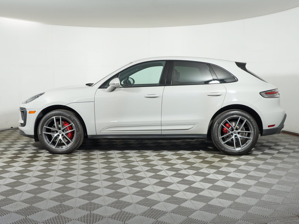Certified 2023 Porsche Macan S AWD/4WD image 2