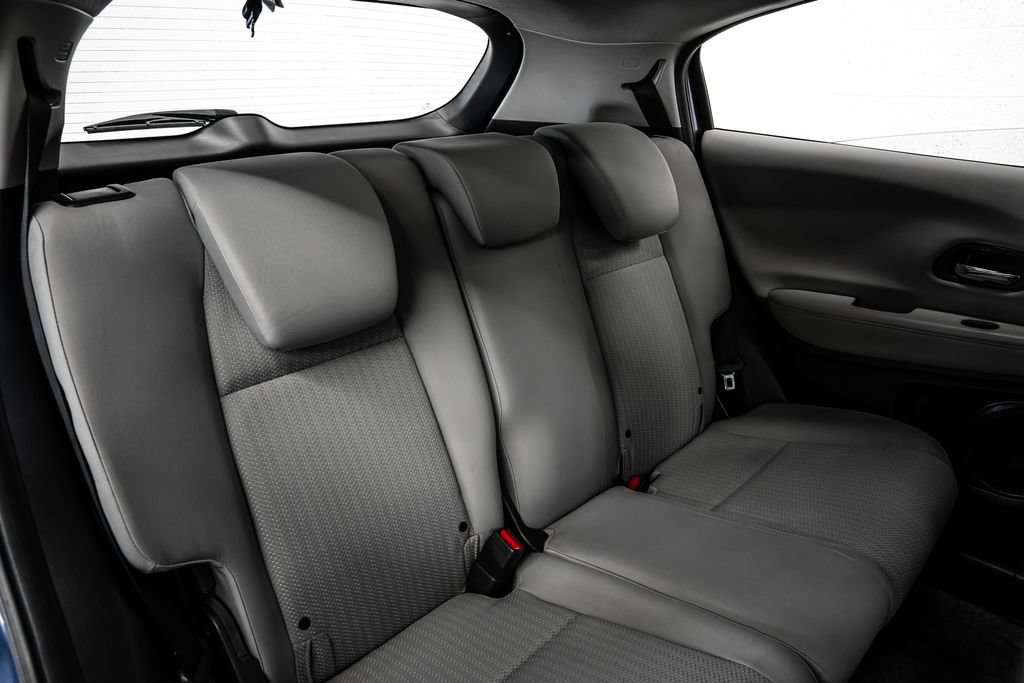Used 2016 Honda HR-V LX image 32