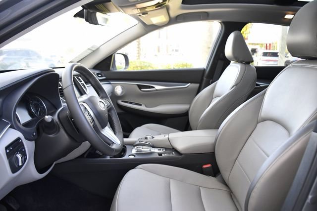 Used 2025 INFINITI QX50 Luxe image 19