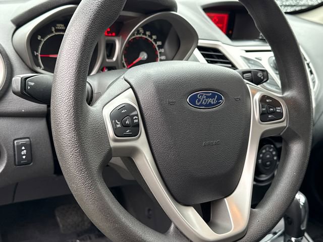 Used 2013 Ford Fiesta SE image 16