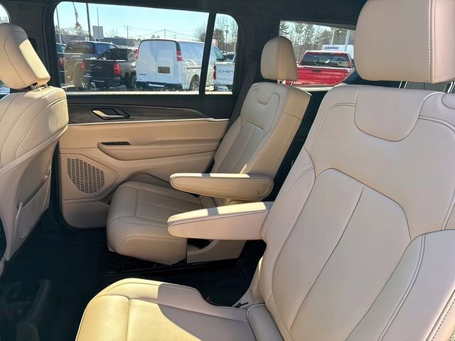 Used 2025 Jeep Grand Cherokee L Limited image 20
