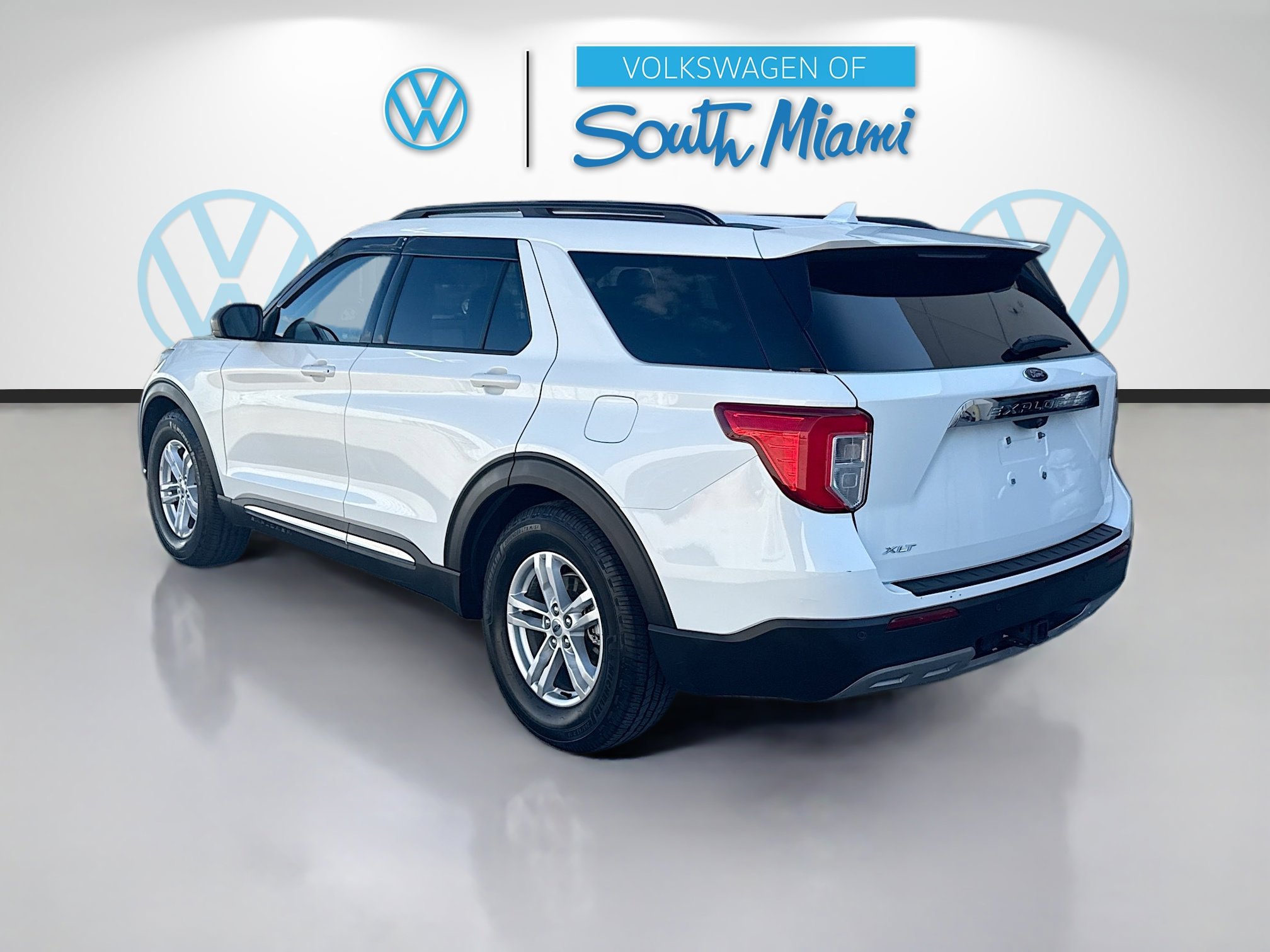 Used 2021 Ford Explorer XLT w/ Equipment Group 202A image 5