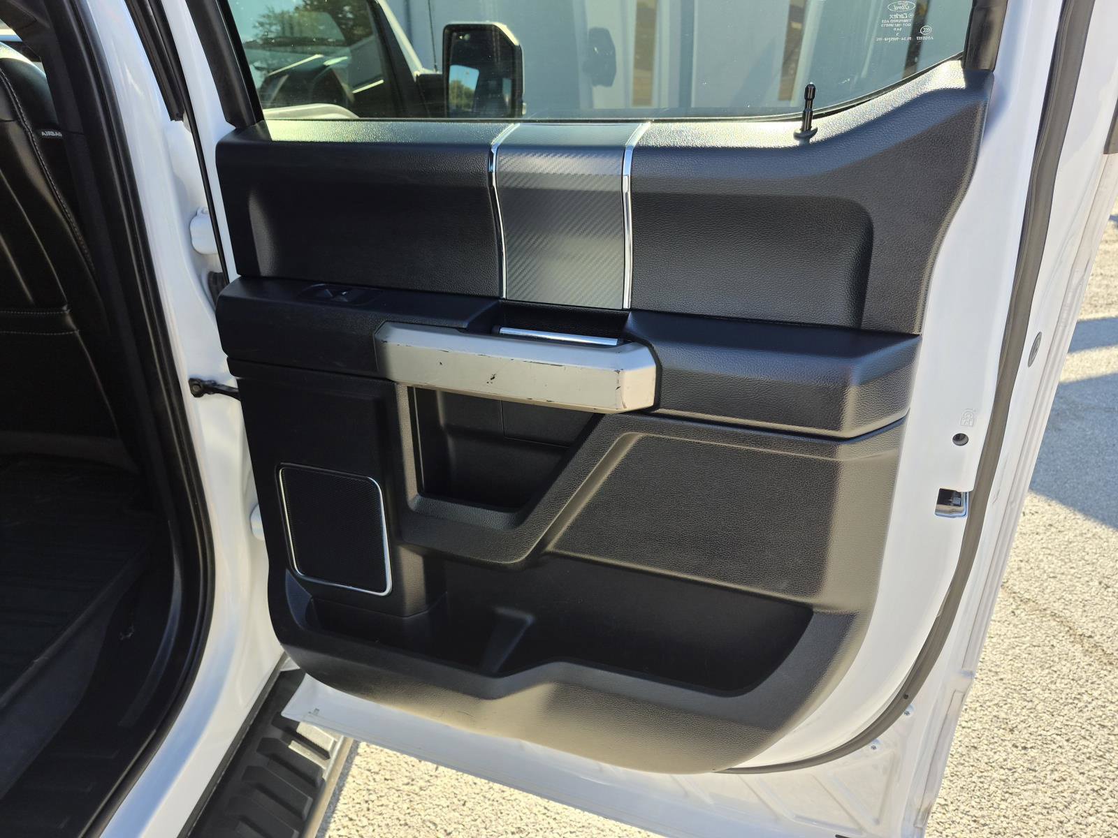 Used 2019 Ford F150 Lariat w/ Equipment Group 502A Luxury AWD/4WD image 10