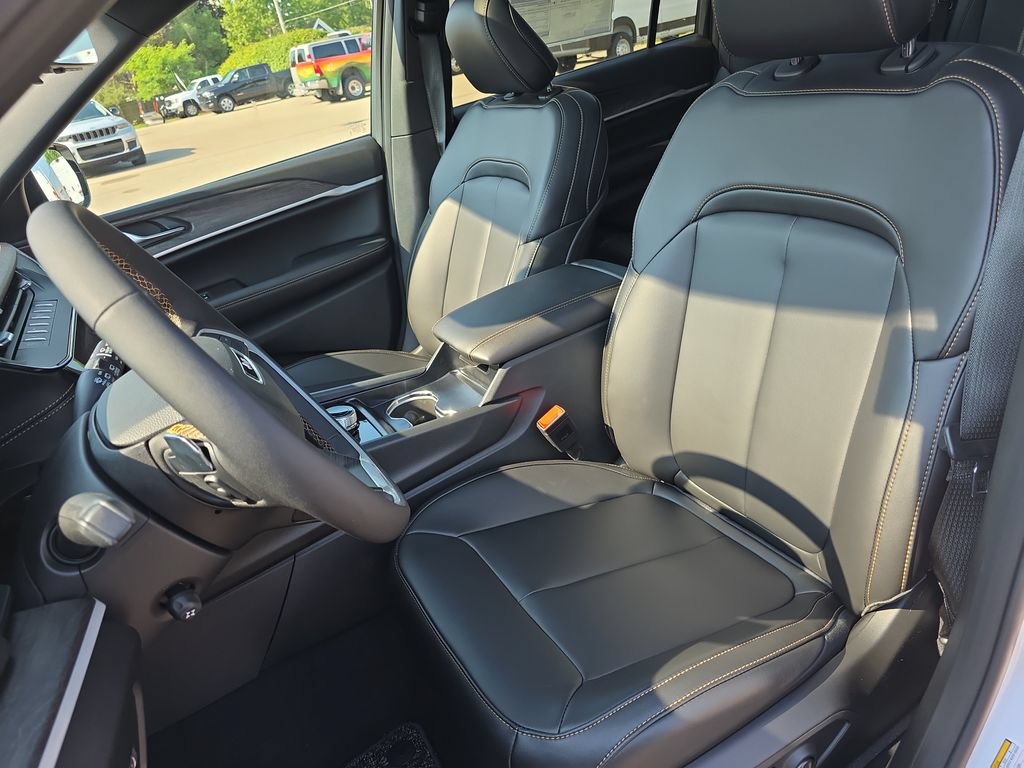New 2026 Jeep Grand Cherokee L Limited AWD/4WD image 17