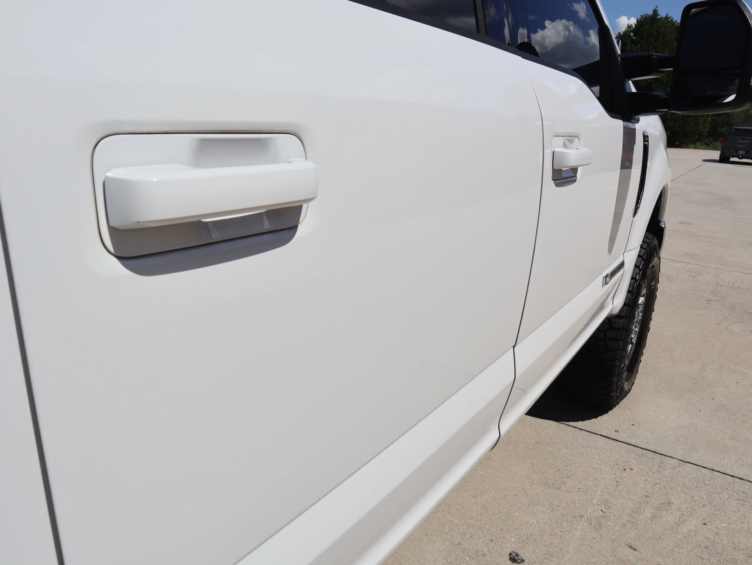 Used 2019 Ford F250 Lariat w/ Lariat Value Package image 32