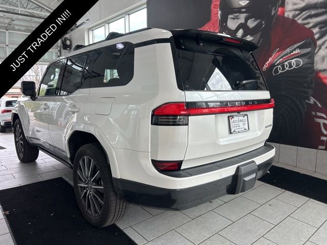 Used 2025 Lexus GX 550 w/ Accessory Package (2T) image 3