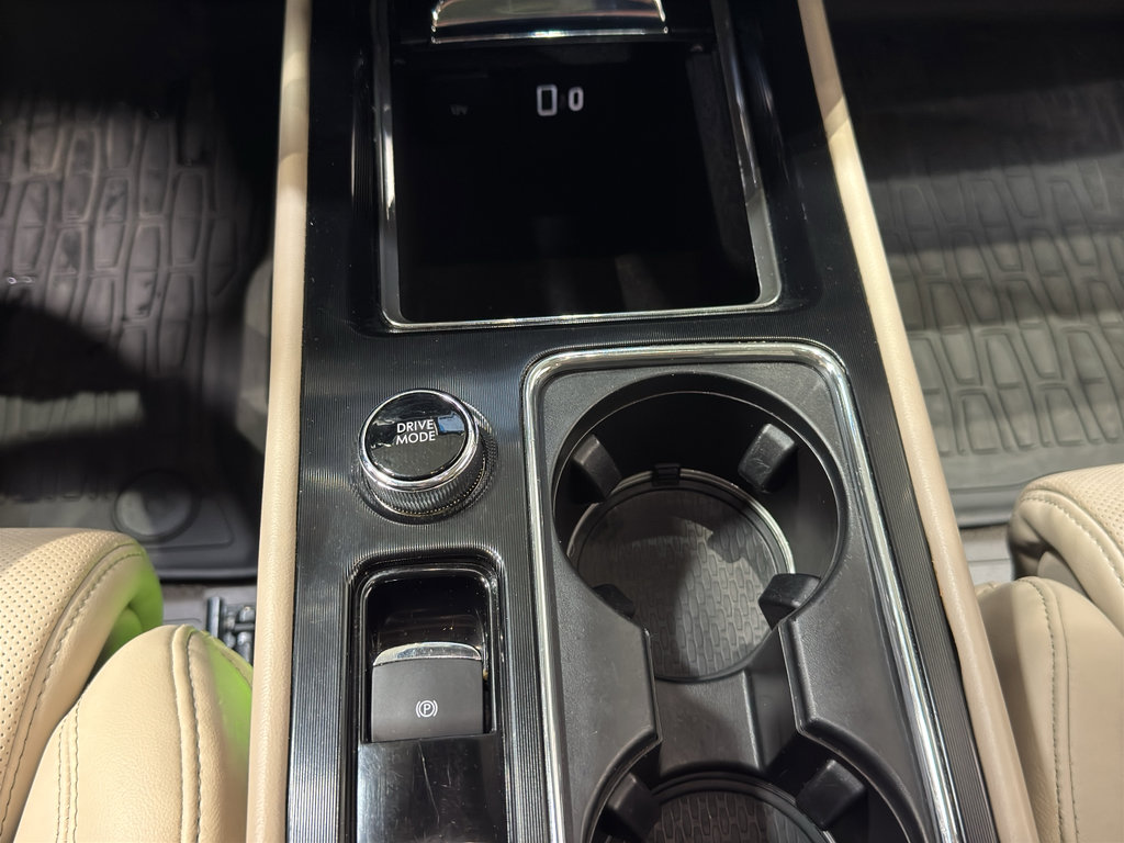 Used 2022 Lincoln Corsair Reserve w/ Equipment Group 201A image 31