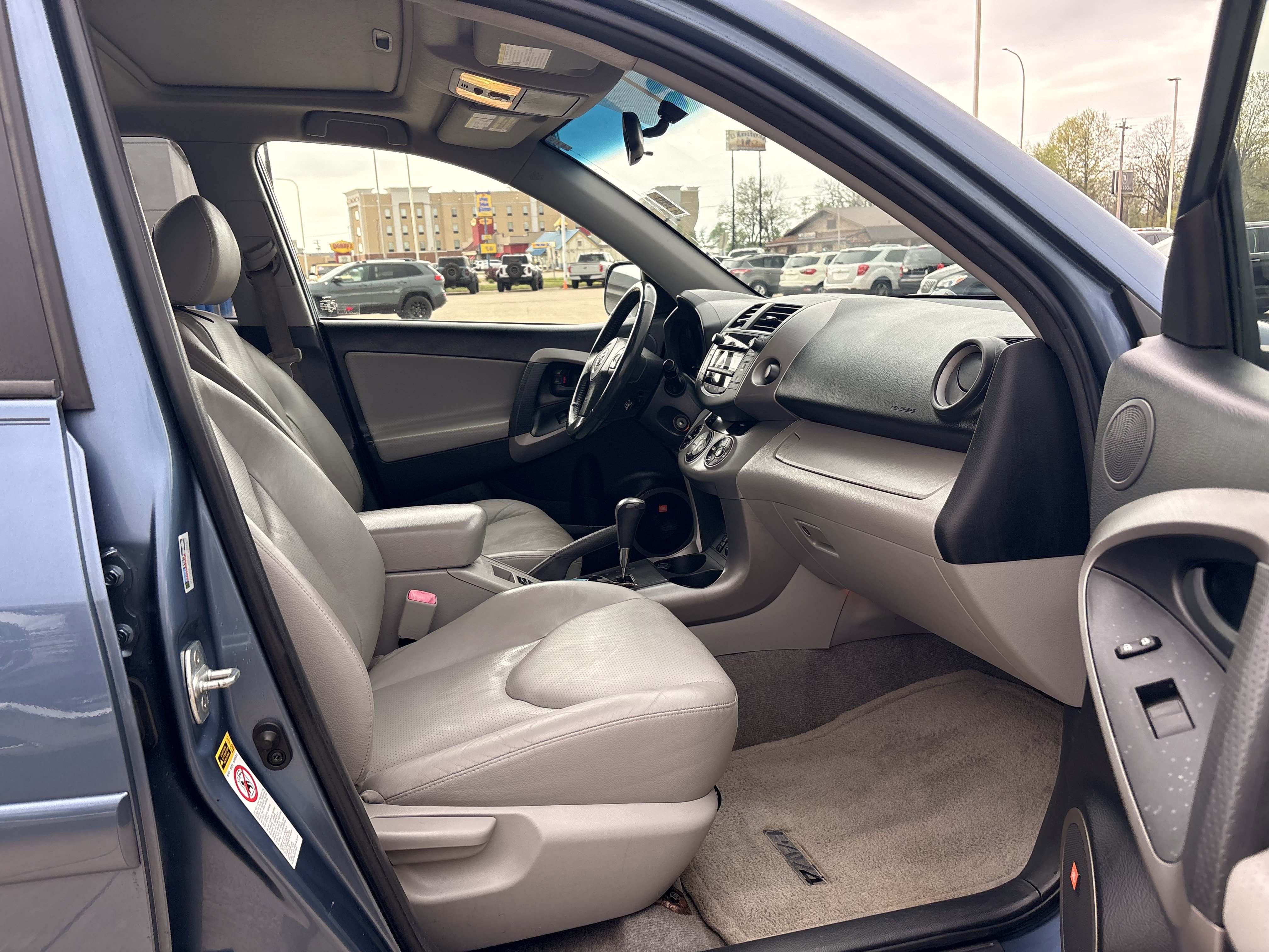 Used 2008 Toyota RAV4 Limited image 10