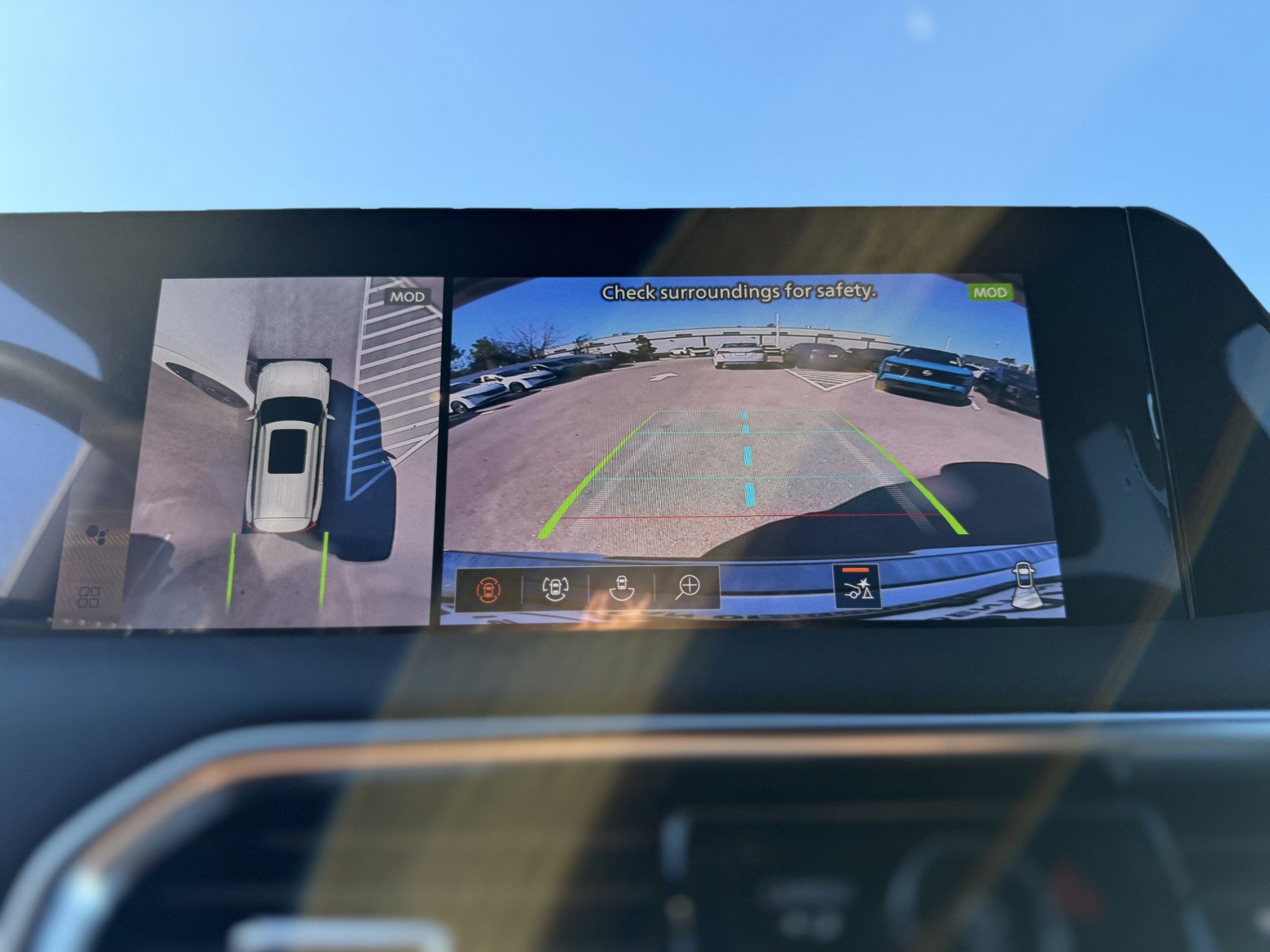 New 2026 Nissan Armada SL image 8