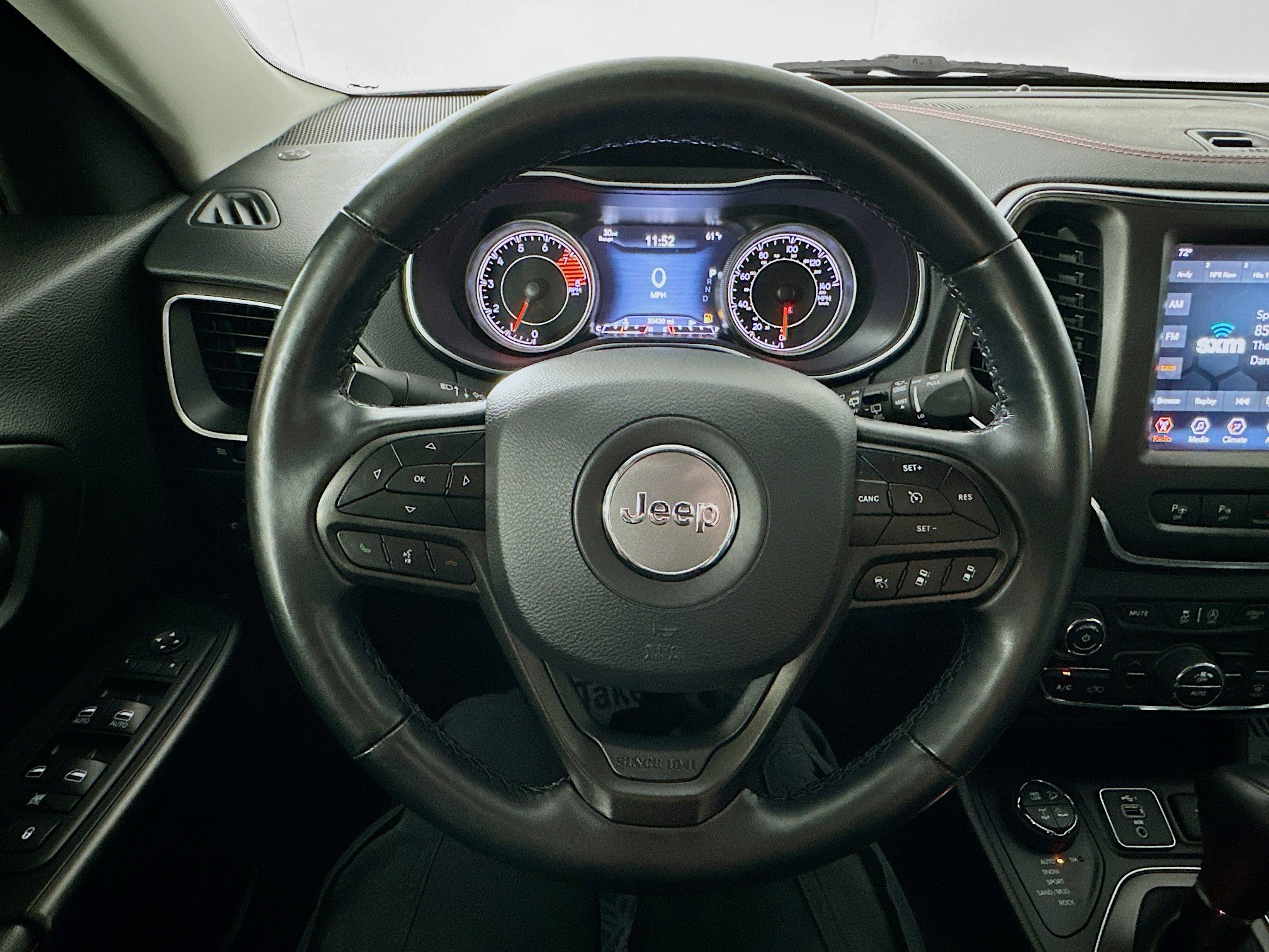 Used 2020 Jeep Cherokee Trailhawk w/ Technology Group AWD/4WD image 11