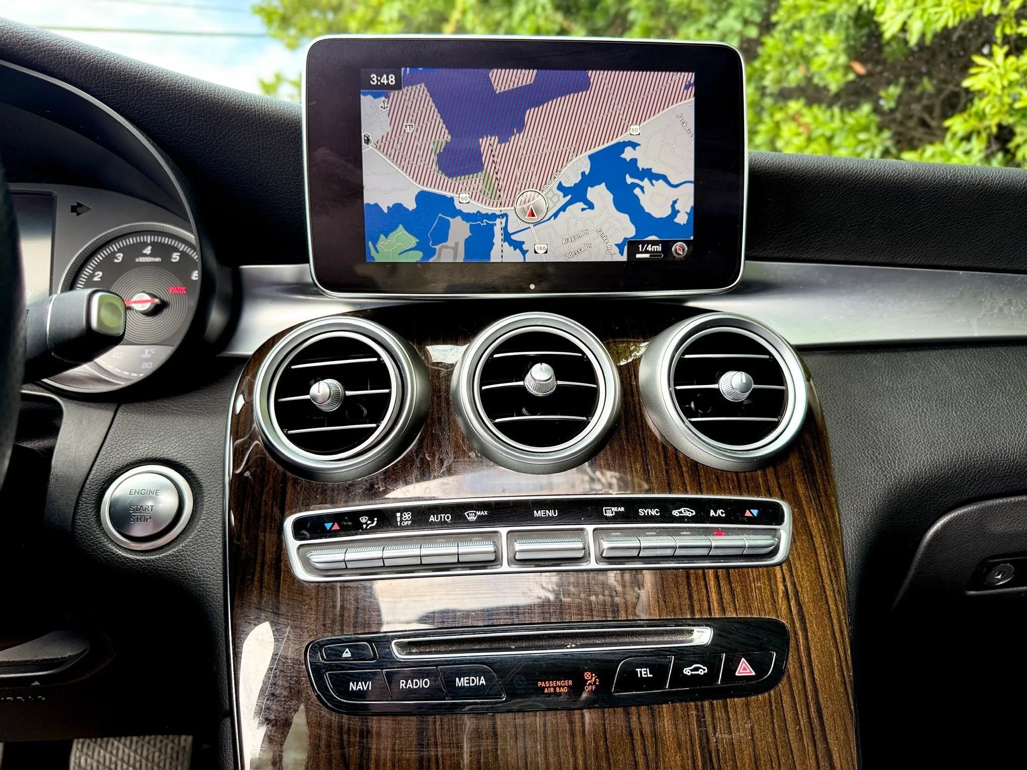 Used 2016 Mercedes-Benz GLC 300 4MATIC w/ Multimedia Package image 34