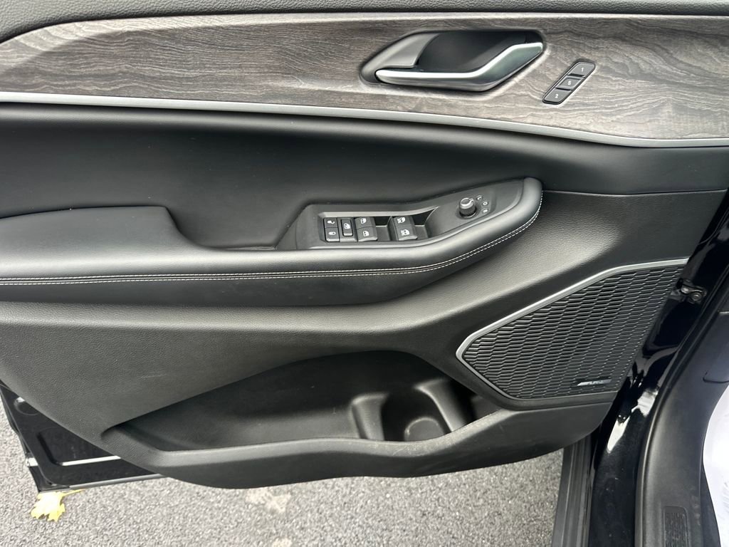 Used 2022 Jeep Grand Cherokee Limited 4xe image 14