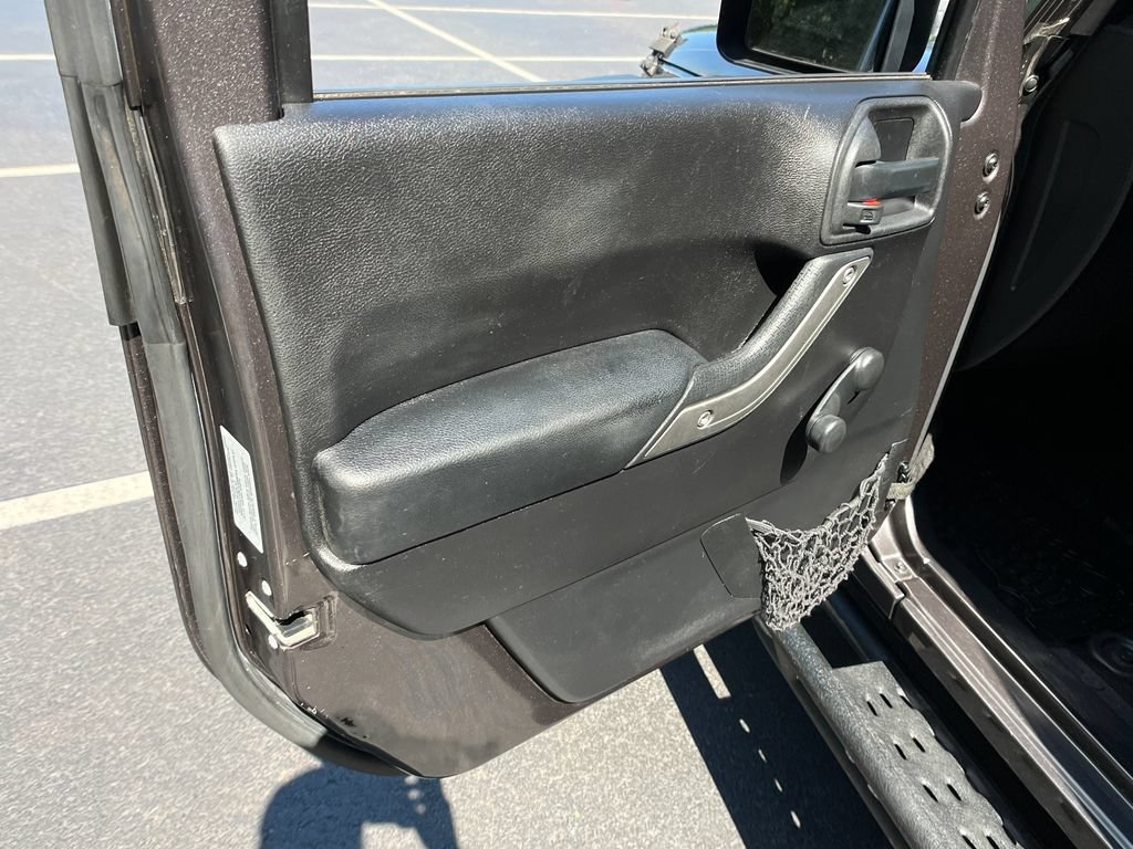Used 2016 Jeep Wrangler Unlimited Sport w/ Connectivity Group AWD/4WD image 11