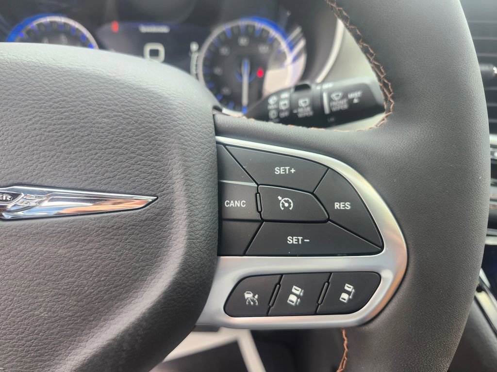New 2026 Chrysler Pacifica Pinnacle image 17