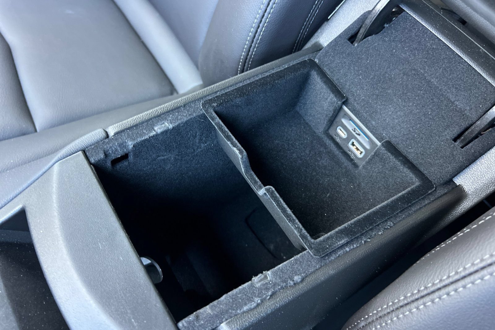Used 2025 Cadillac XT5 Luxury w/ LPO, Floor Liner Package FWD image 31