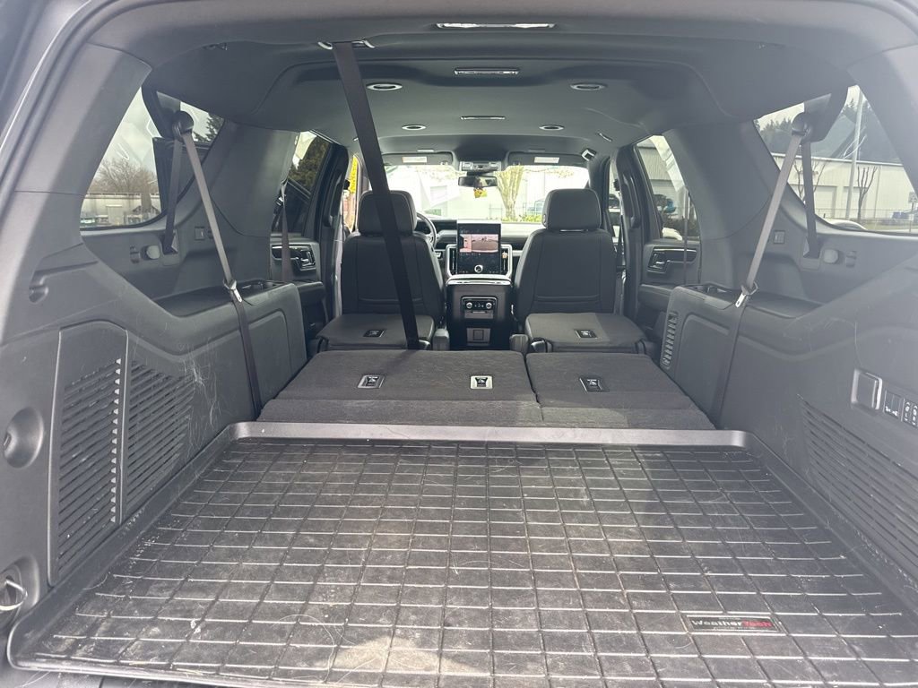 Used 2025 GMC Yukon XL Elevation image 25