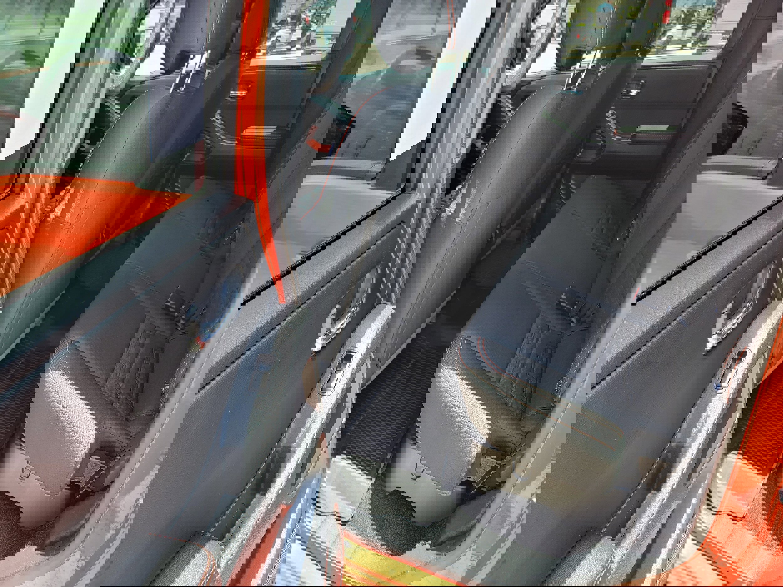 Used 2025 Nissan Frontier PRO-4X w/ Pro Convenience Package image 15