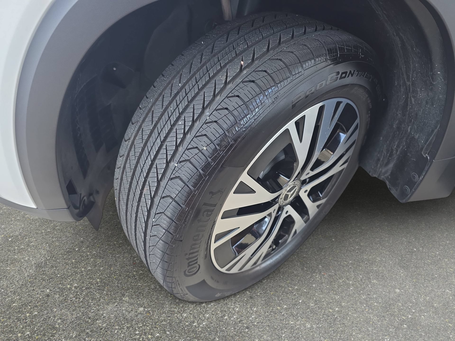 Used 2025 Mercedes-Benz GLB 250 image 30