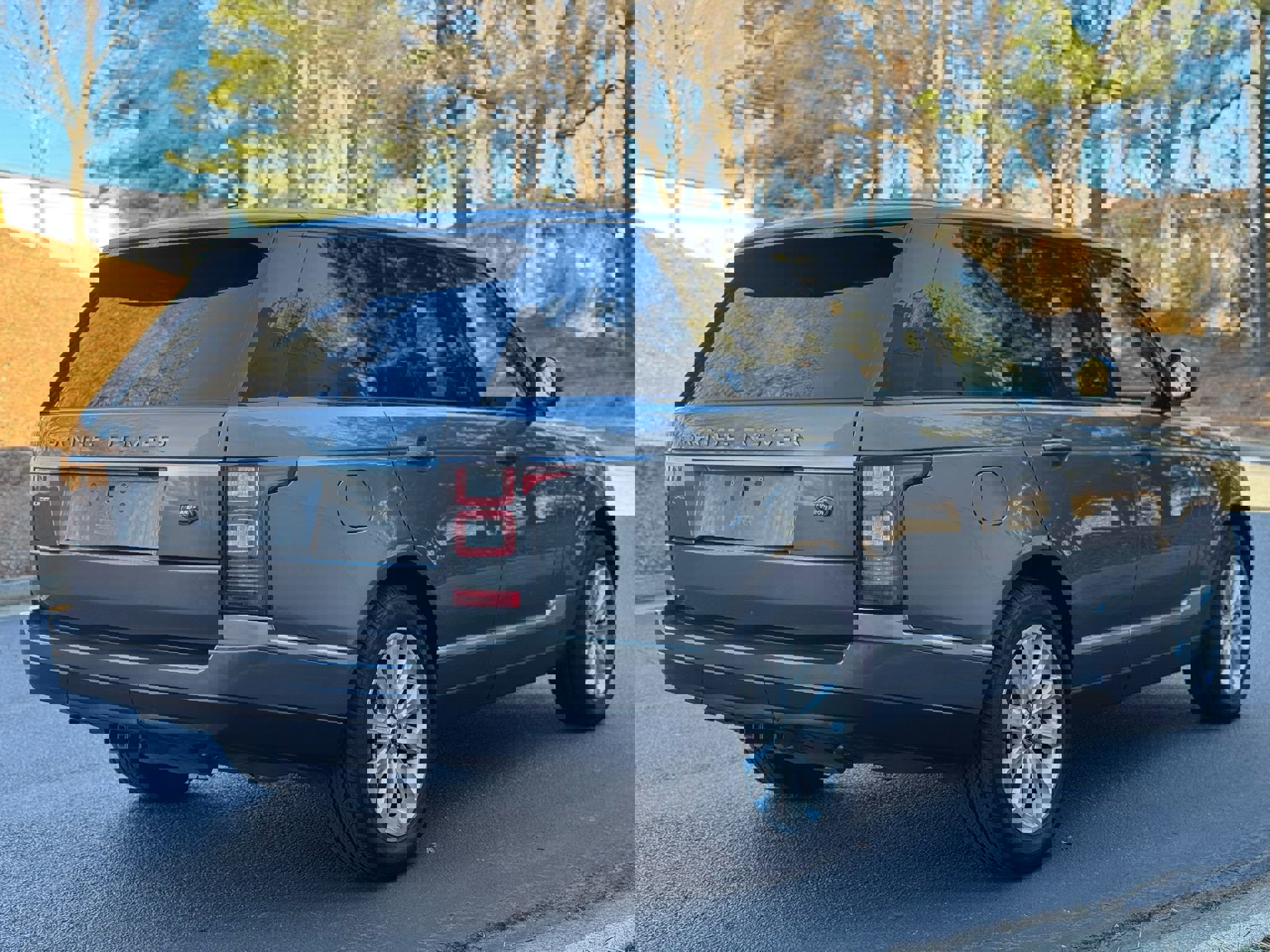 Used 2014 Land Rover Range Rover HSE image 15