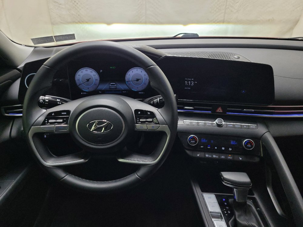 Used 2023 Hyundai Elantra Limited w/ Preferred Accessory Package FWD image 22